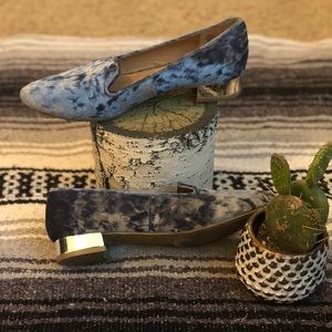 Light blue crushed velvet flat